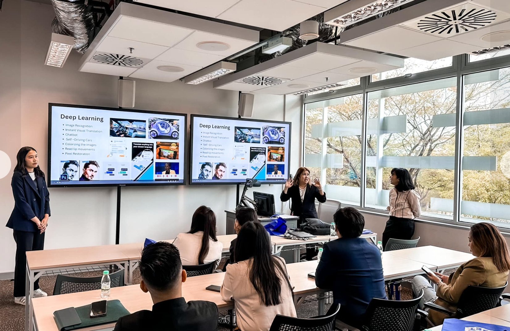 ICGET Conference — research presentation session with participants